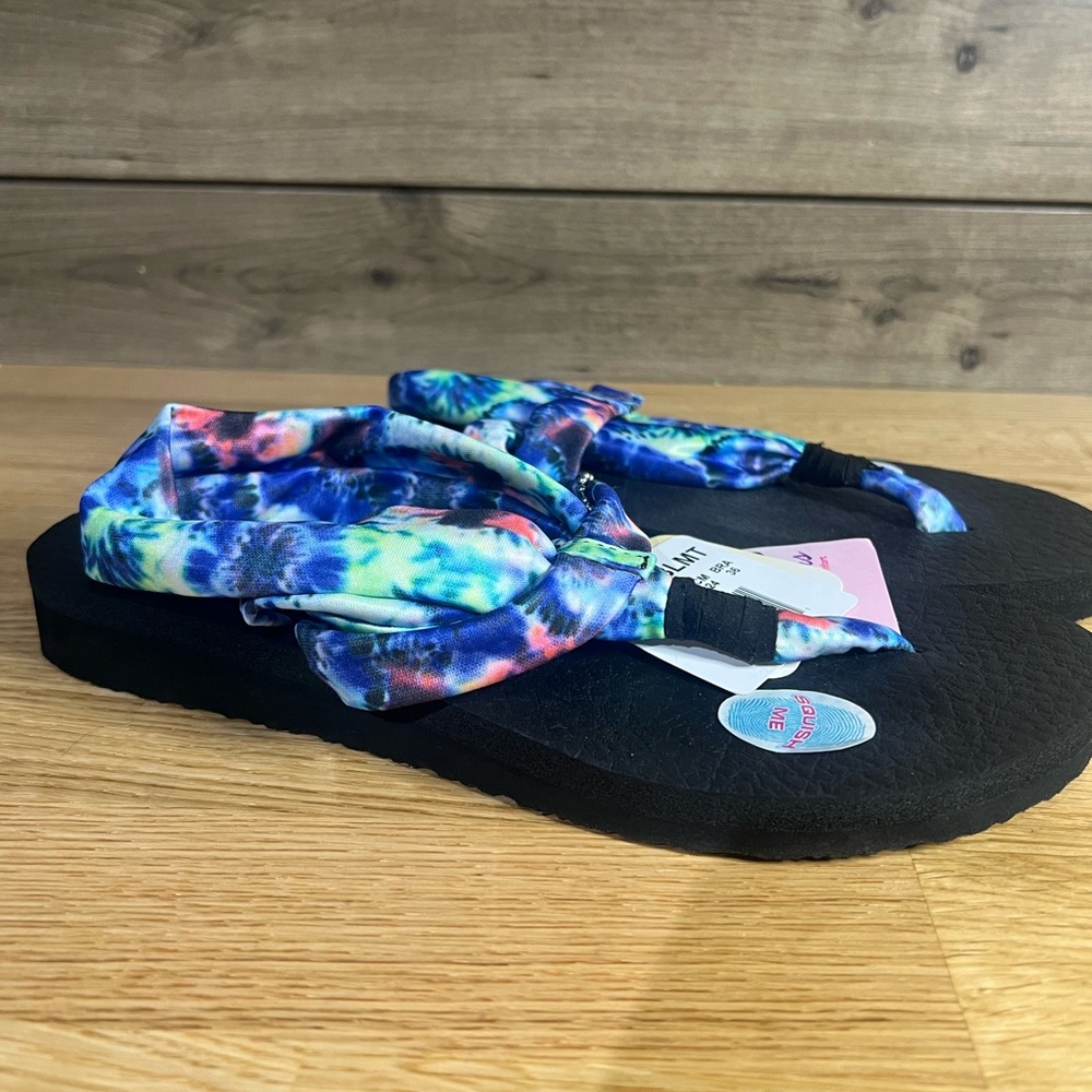 Skechers Yoga sanda size 7